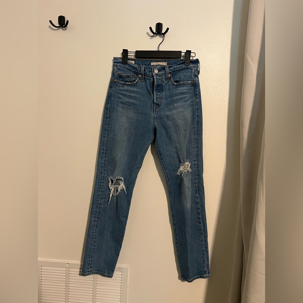 Premium Levi’s Wedgie Blue Distressed Women's Jeans Size 26